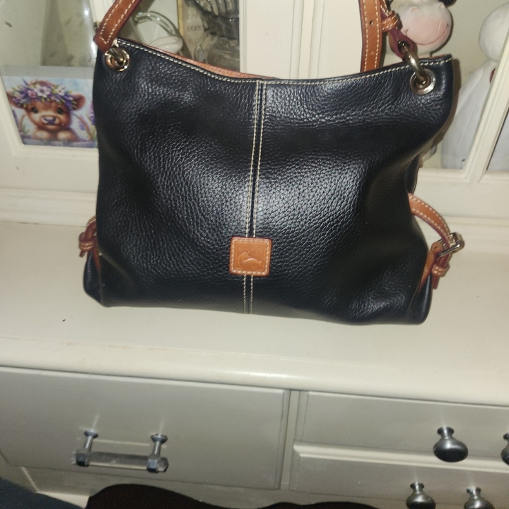 Elegant Black and Tan Leather Shoulder Bag